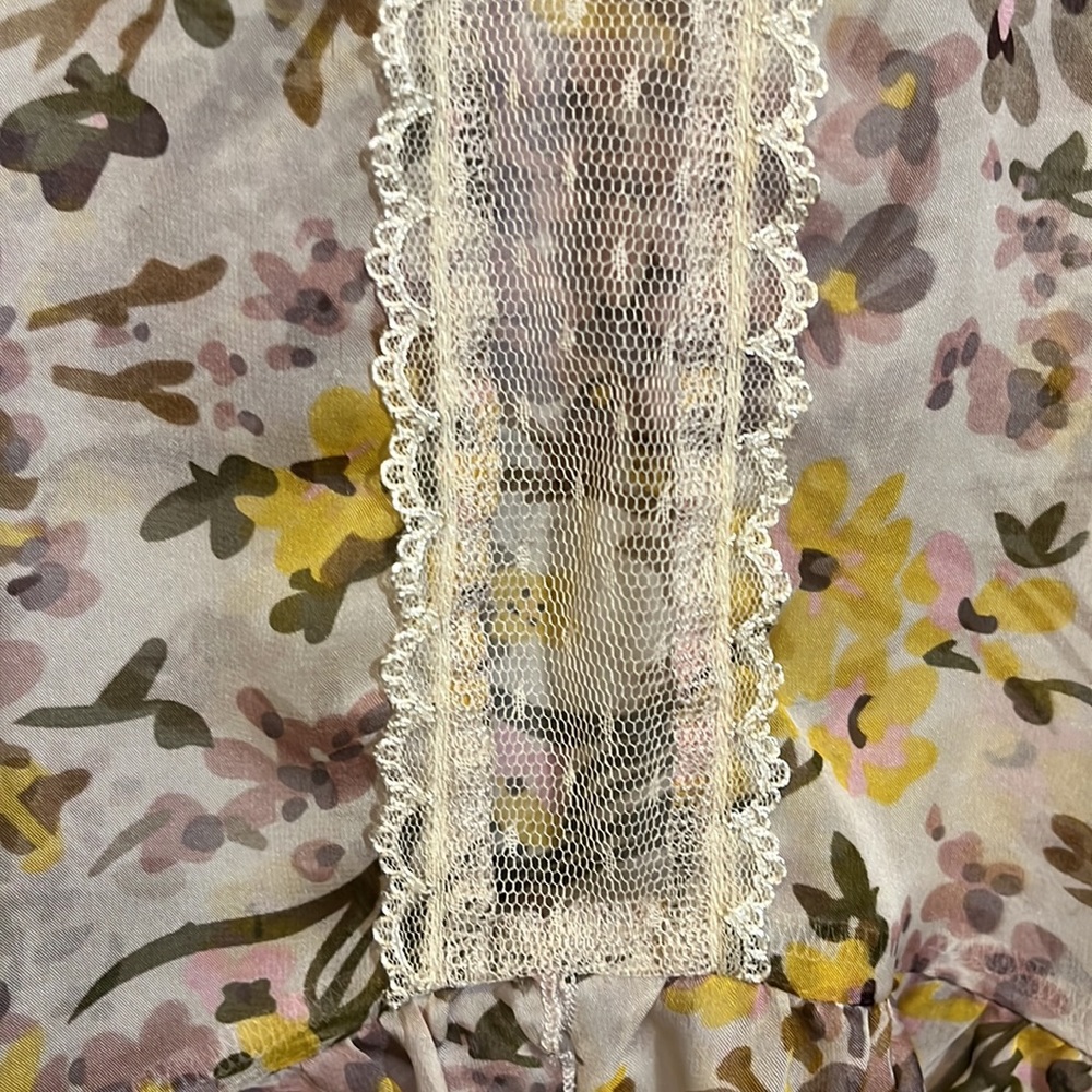 Beautiful Sheer Floral Tank Top with Lace - Picture 2 of 4